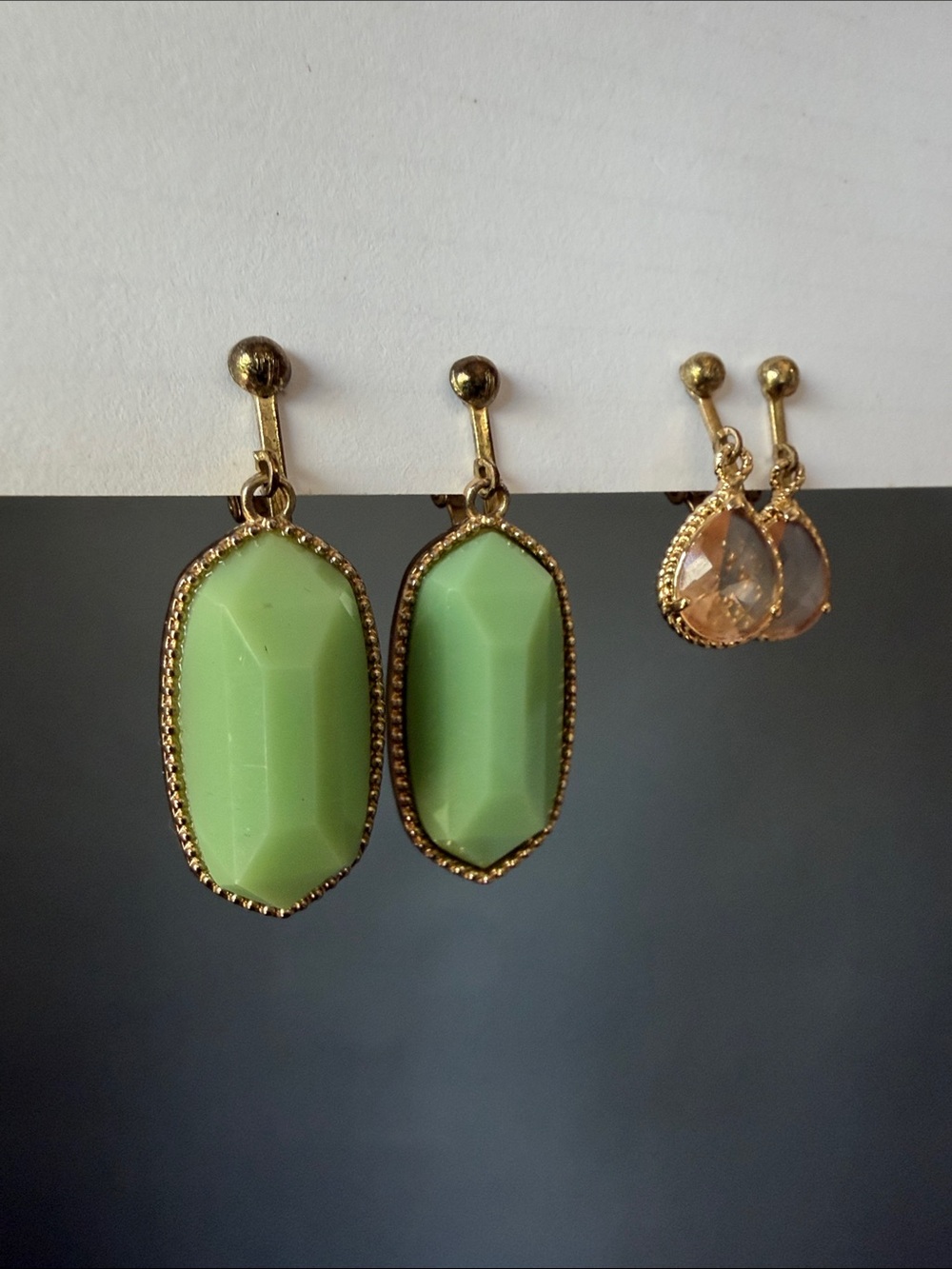 Kendra Scott Earrings clip on Green Gemstone Drop Earrings with Gold Accents - Picture 4 of 6